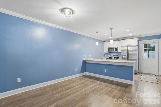 1629 Oak Leaf Drive, Hickory, NC 28601