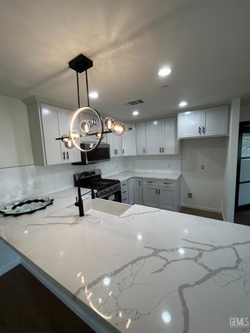 801 S Oleander, Bakersfield, CA 93304