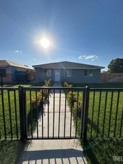 801 S Oleander, Bakersfield, CA 93304