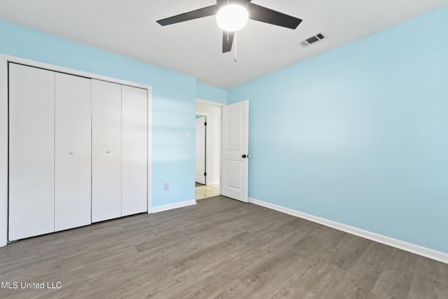 2325 W Park Drive, Gautier, MS 39553