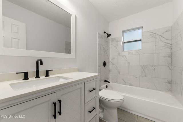 2325 W Park Drive, Gautier, MS 39553