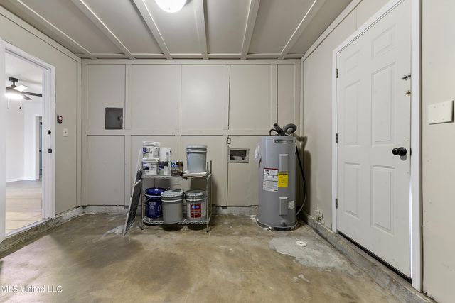 2325 W Park Drive, Gautier, MS 39553