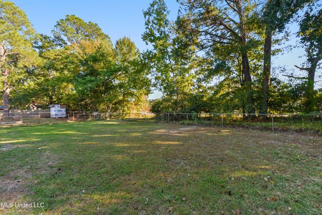2325 W Park Drive, Gautier, MS 39553