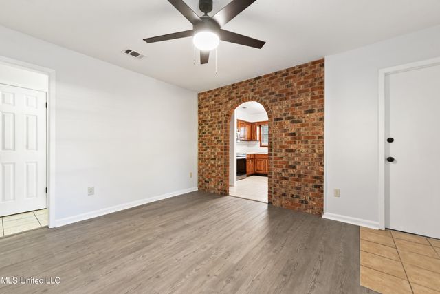 2325 W Park Drive, Gautier, MS 39553