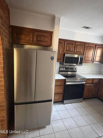 2325 W Park Drive, Gautier, MS 39553