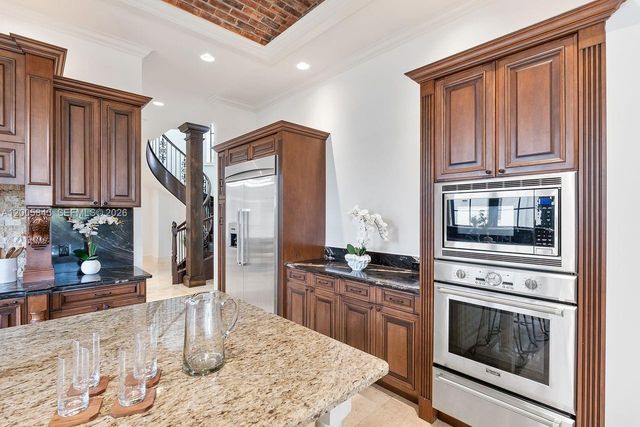 7080 Long Leaf Dr, Parkland, FL 33076