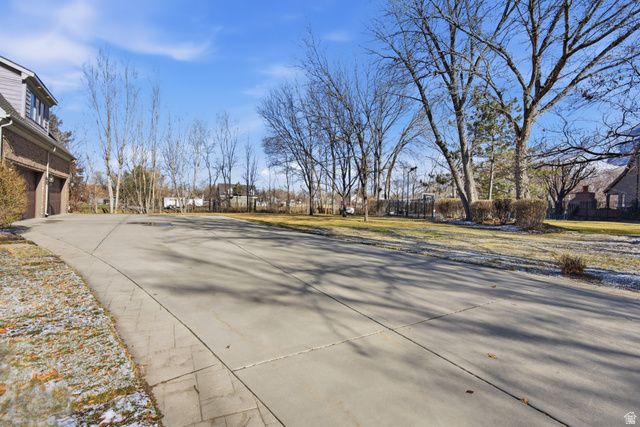 963 E OLD ENGLISH RD, Draper, UT 84020