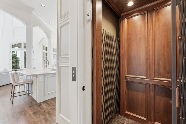 10 Colonel Winstead Dr, Brentwood, TN 37027