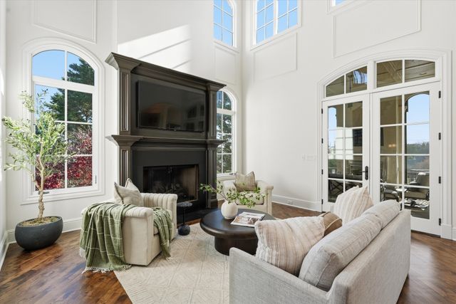 10 Colonel Winstead Dr, Brentwood, TN 37027