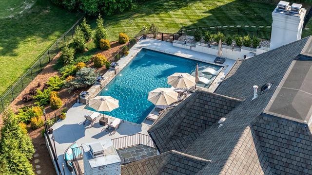 10 Colonel Winstead Dr, Brentwood, TN 37027