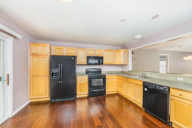 28235 Carlton Way Drive, Novi, MI 48377