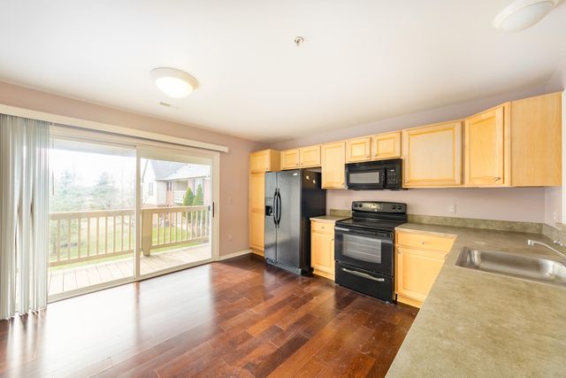 28235 Carlton Way Drive, Novi, MI 48377