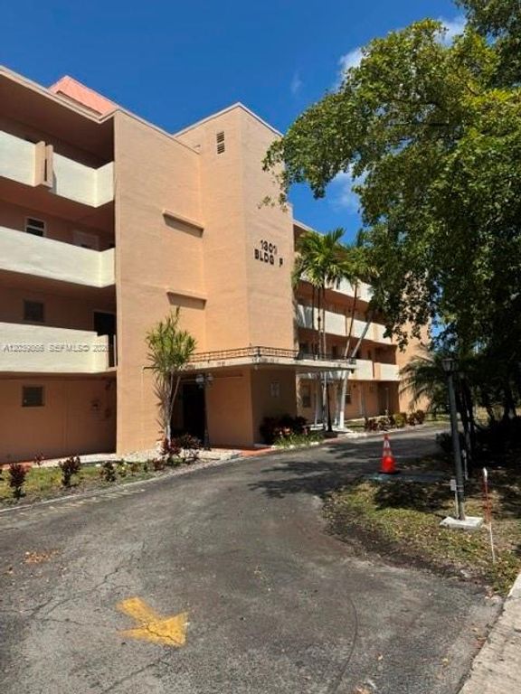 1301 NE 191st Street F403, Miami, FL 33179