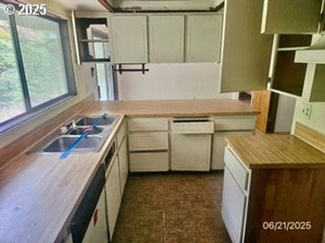 266 WOODRUFF MOUNTAIN Rd, Roseburg, OR 97471