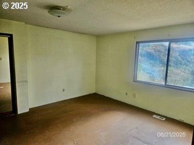 266 WOODRUFF MOUNTAIN Rd, Roseburg, OR 97471