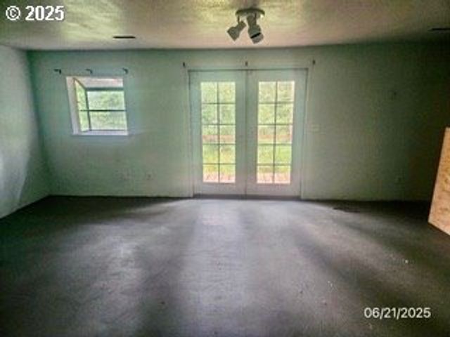 266 WOODRUFF MOUNTAIN Rd, Roseburg, OR 97471