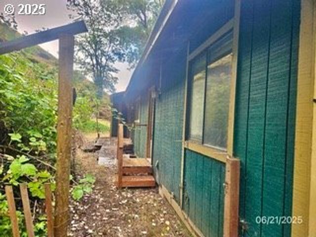 266 WOODRUFF MOUNTAIN Rd, Roseburg, OR 97471