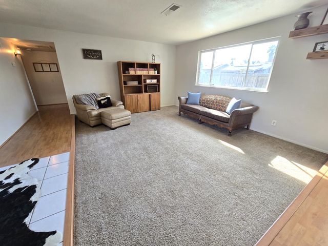 1584 Laverne Avenue, Clovis, CA 93611