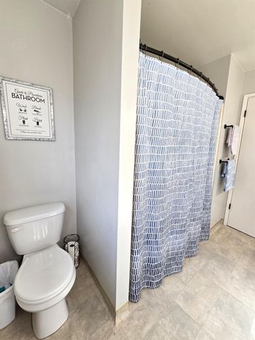 1584 Laverne Avenue, Clovis, CA 93611