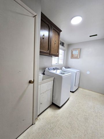 1584 Laverne Avenue, Clovis, CA 93611