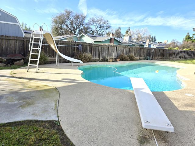 1584 Laverne Avenue, Clovis, CA 93611