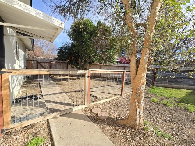 1584 Laverne Avenue, Clovis, CA 93611