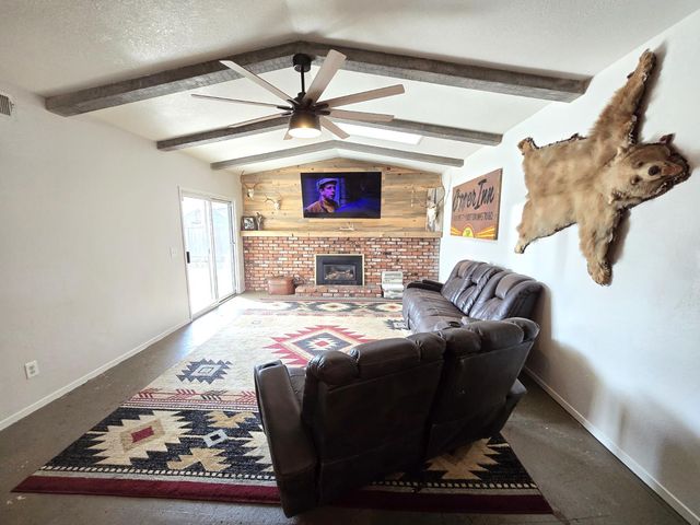 1584 Laverne Avenue, Clovis, CA 93611