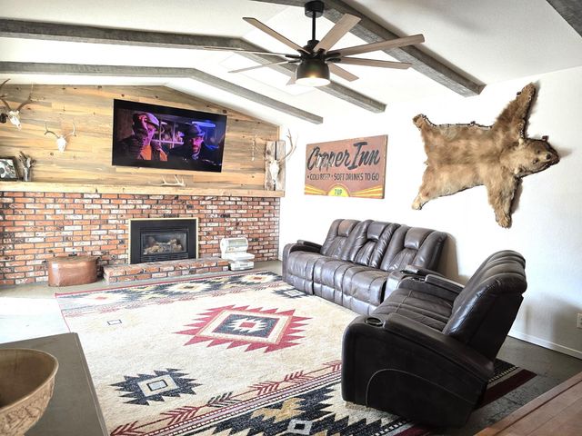 1584 Laverne Avenue, Clovis, CA 93611