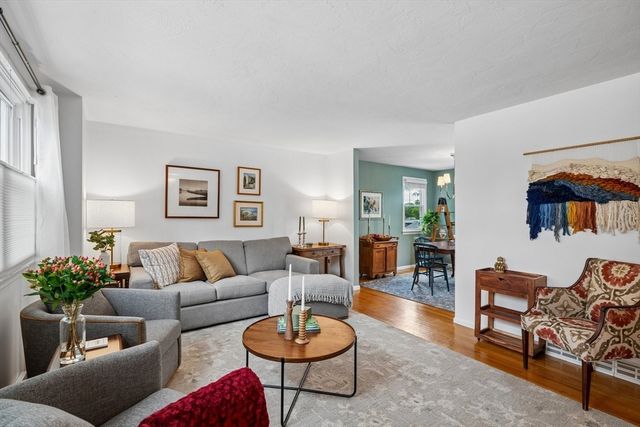 136 Weld St, Boston, MA 02132