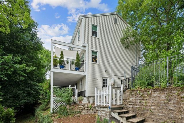 136 Weld St, Boston, MA 02132