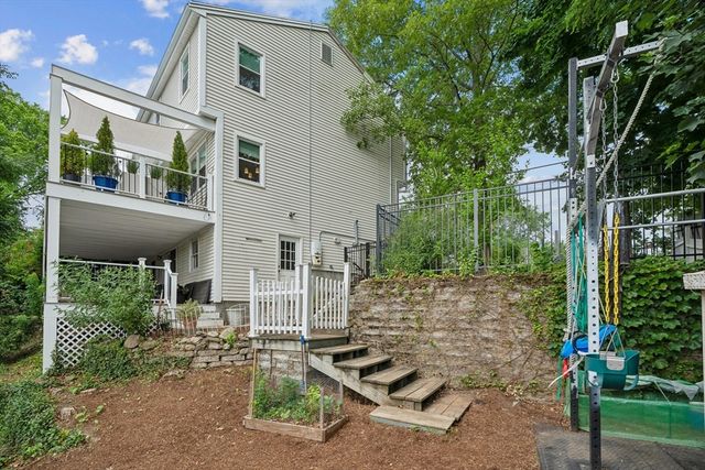 136 Weld St, Boston, MA 02132
