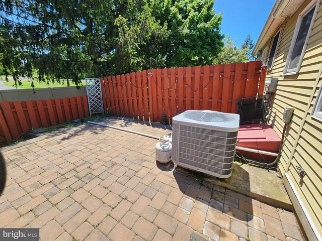 132 HOPEWELL LN, Telford, PA 18969