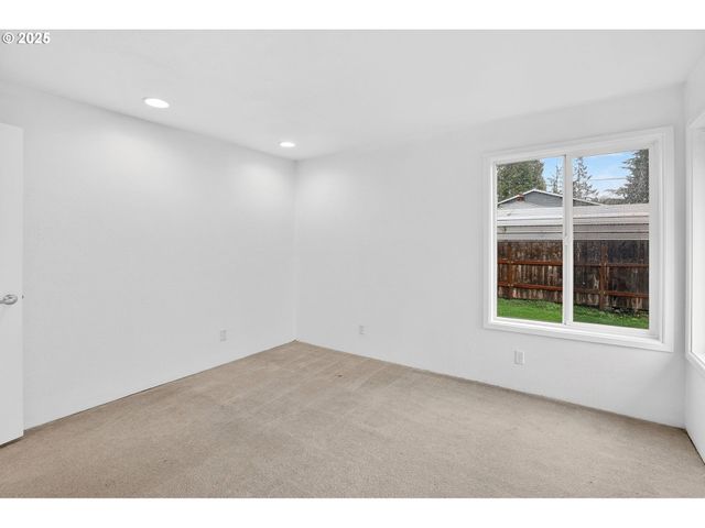 16731 Se BLANTON St, Milwaukie, OR 97267