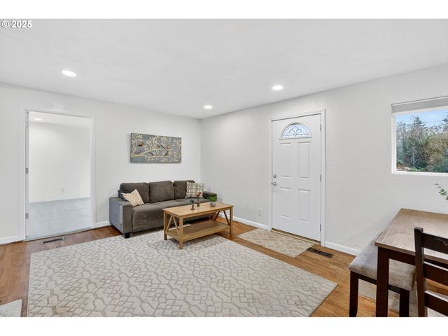 16731 Se BLANTON St, Milwaukie, OR 97267