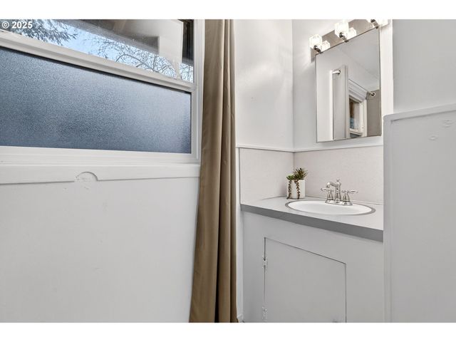 16731 Se BLANTON St, Milwaukie, OR 97267