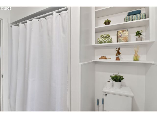 16731 Se BLANTON St, Milwaukie, OR 97267