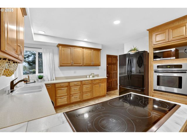 16731 Se BLANTON St, Milwaukie, OR 97267