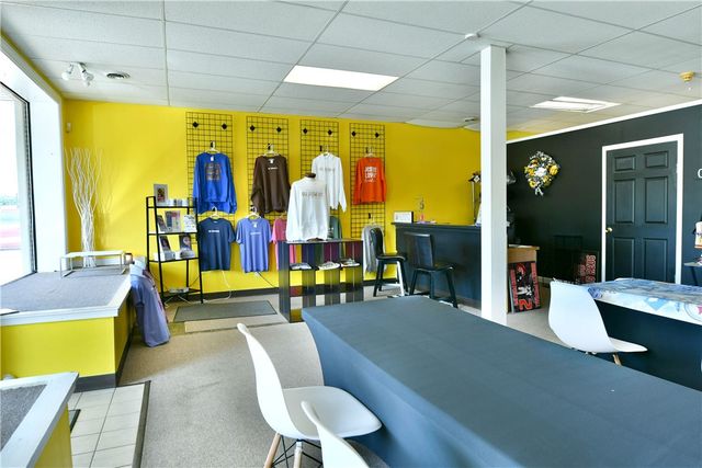 1883 E State St, Hermitage, PA 16148