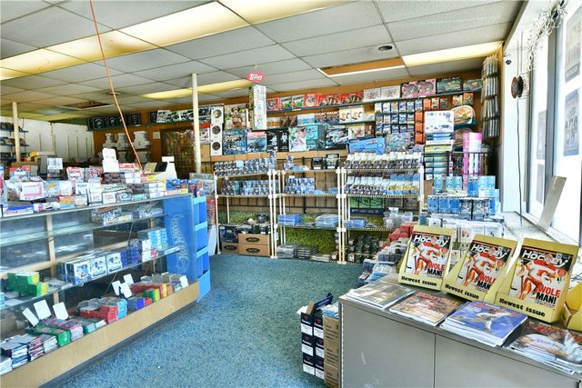 1883 E State St, Hermitage, PA 16148