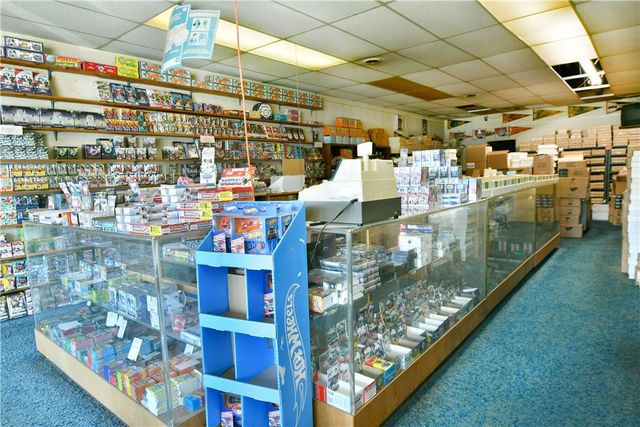 1883 E State St, Hermitage, PA 16148