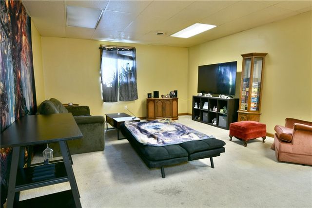 1883 E State St, Hermitage, PA 16148