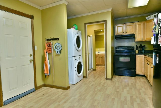 1883 E State St, Hermitage, PA 16148