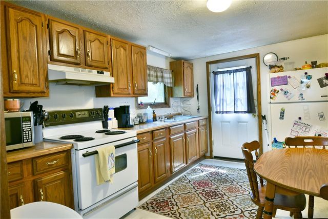 1883 E State St, Hermitage, PA 16148