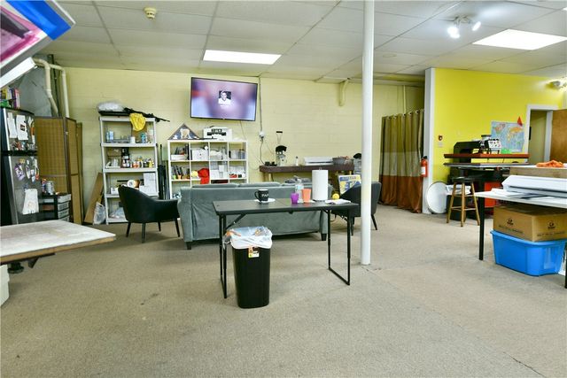 1883 E State St, Hermitage, PA 16148