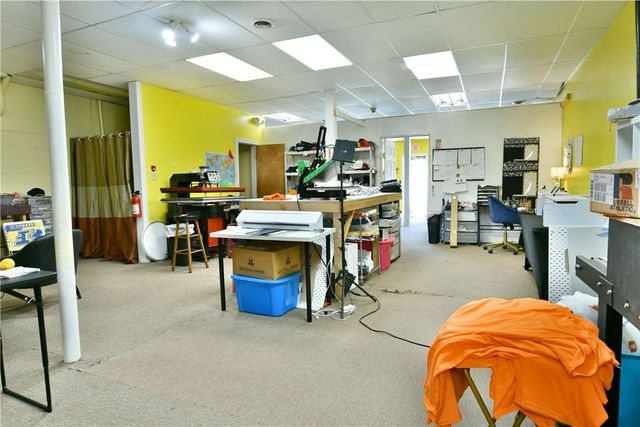 1883 E State St, Hermitage, PA 16148