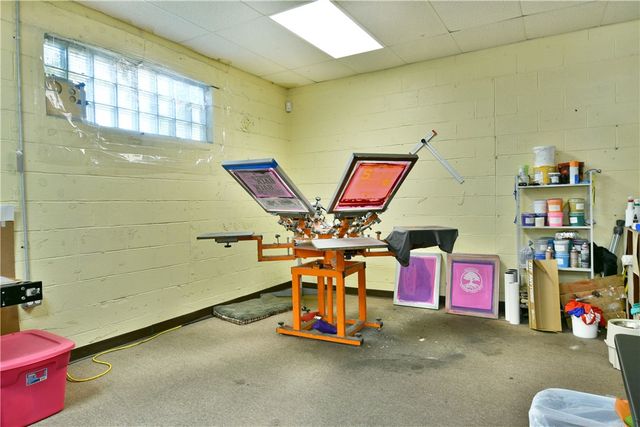 1883 E State St, Hermitage, PA 16148