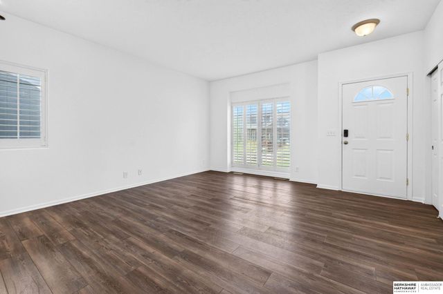 18765 N Street, Omaha, NE 68135