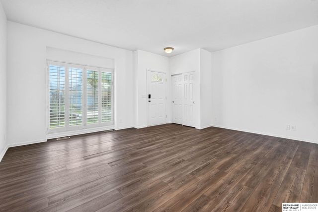 18765 N Street, Omaha, NE 68135