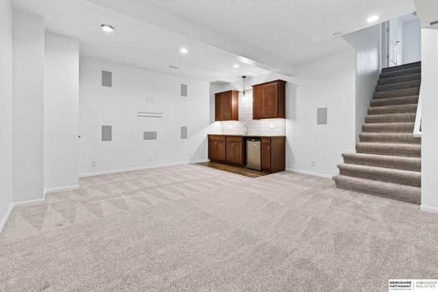 18765 N Street, Omaha, NE 68135