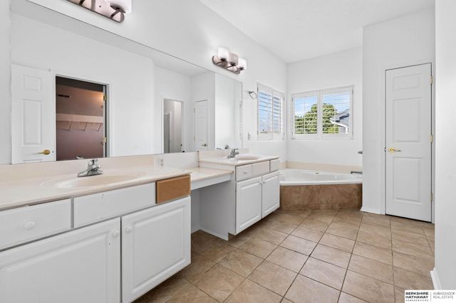 18765 N Street, Omaha, NE 68135
